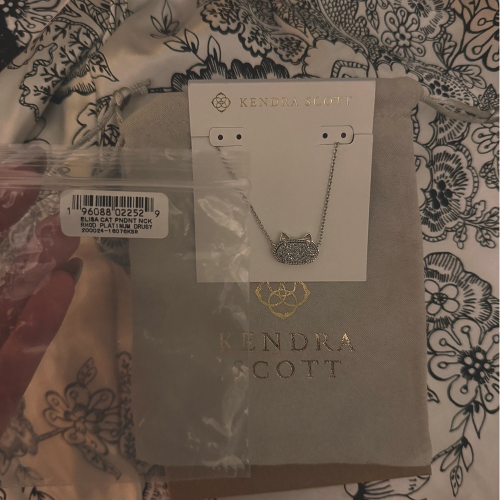 Kendra Scott Elisa cat necklace